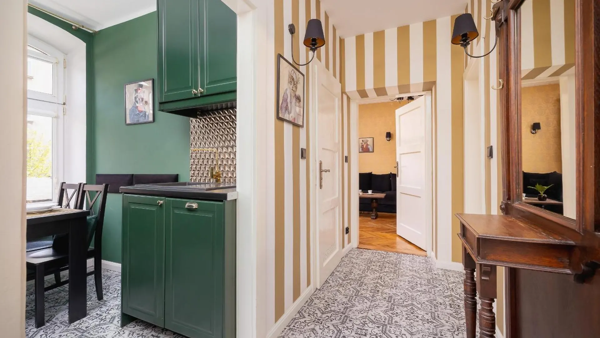Tasteful Apartment In The City Center Of Cracow By Rent Like Home Krakow
